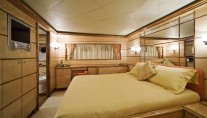 LADIES FIRST - VIP Cabin